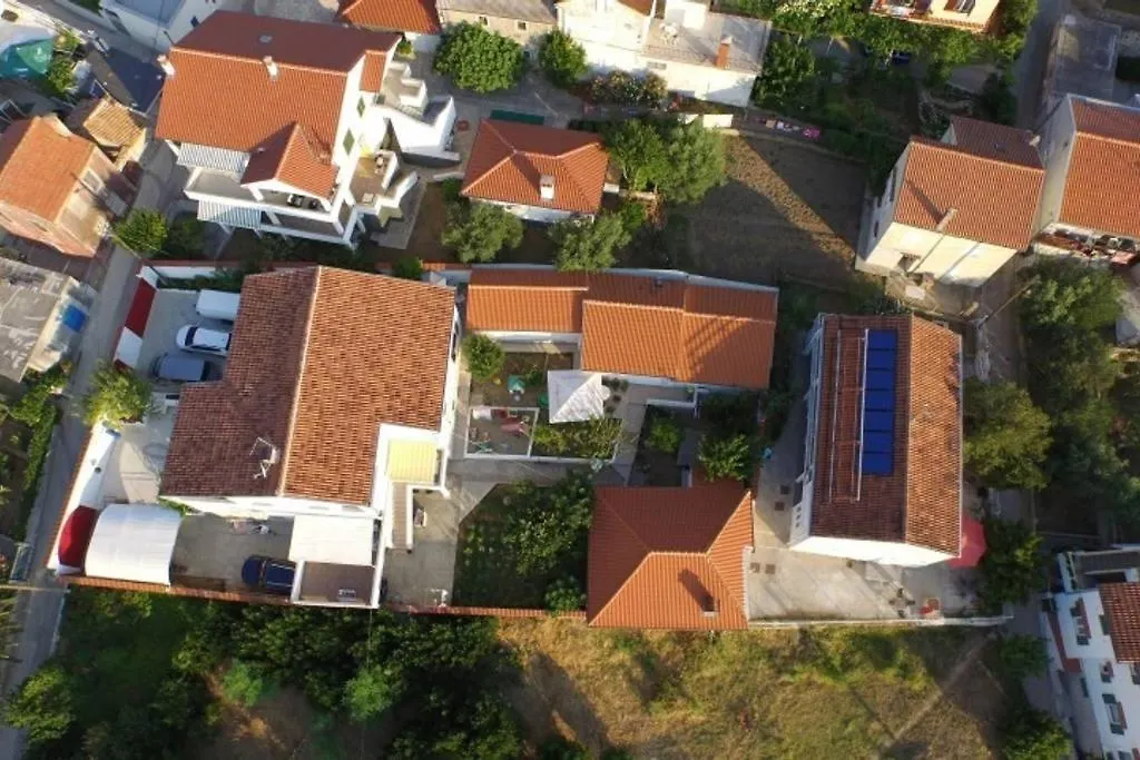 Apartment In Preko With Terrace, Air Conditioning, Wifi, Washing Machine