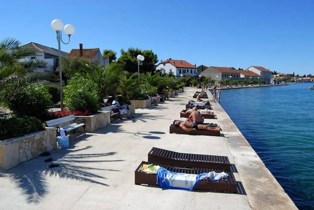 Apartment In Preko With Terrace, Air Conditioning, Wifi, Washing Machine