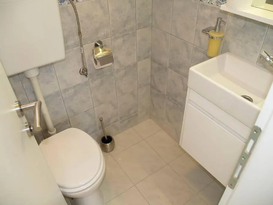 Apartment In Preko With Terrace, Air Conditioning, Wifi, Washing Machine